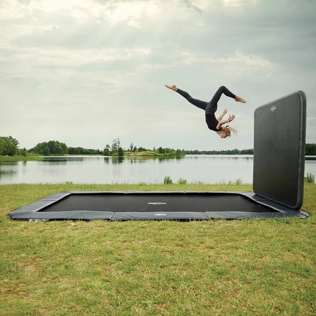 BERG Ultim Champion 500 FlatGround Grå + AeroWall